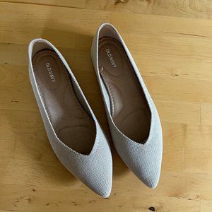 Beige knit pointy-toe ballet flats, Old Navy, size 8.5